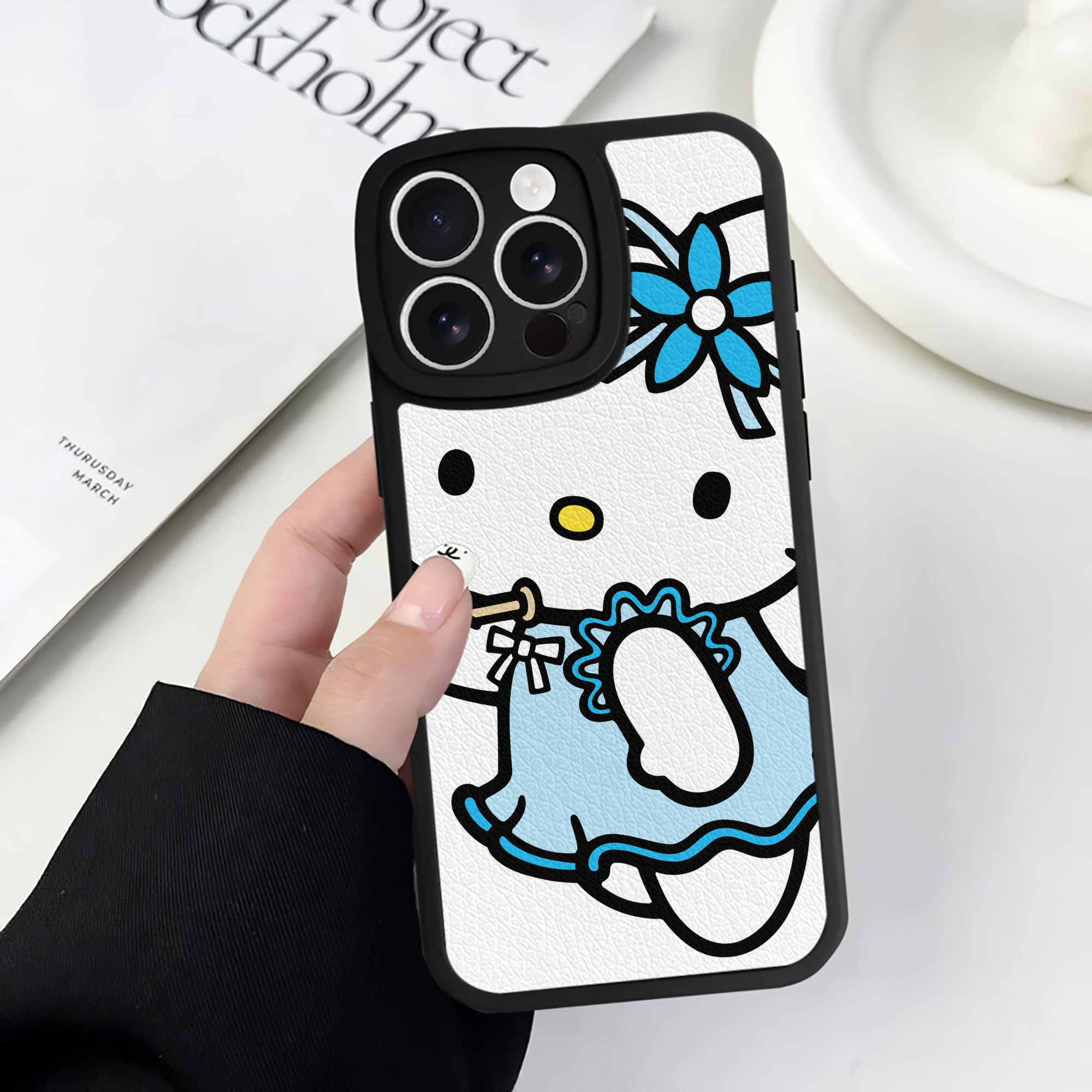 （画像用） Hello Kitty ハローキティ 【iPhone 16シリーズ対応】シリコンスマホケース（レザー調） 材質：シリコン